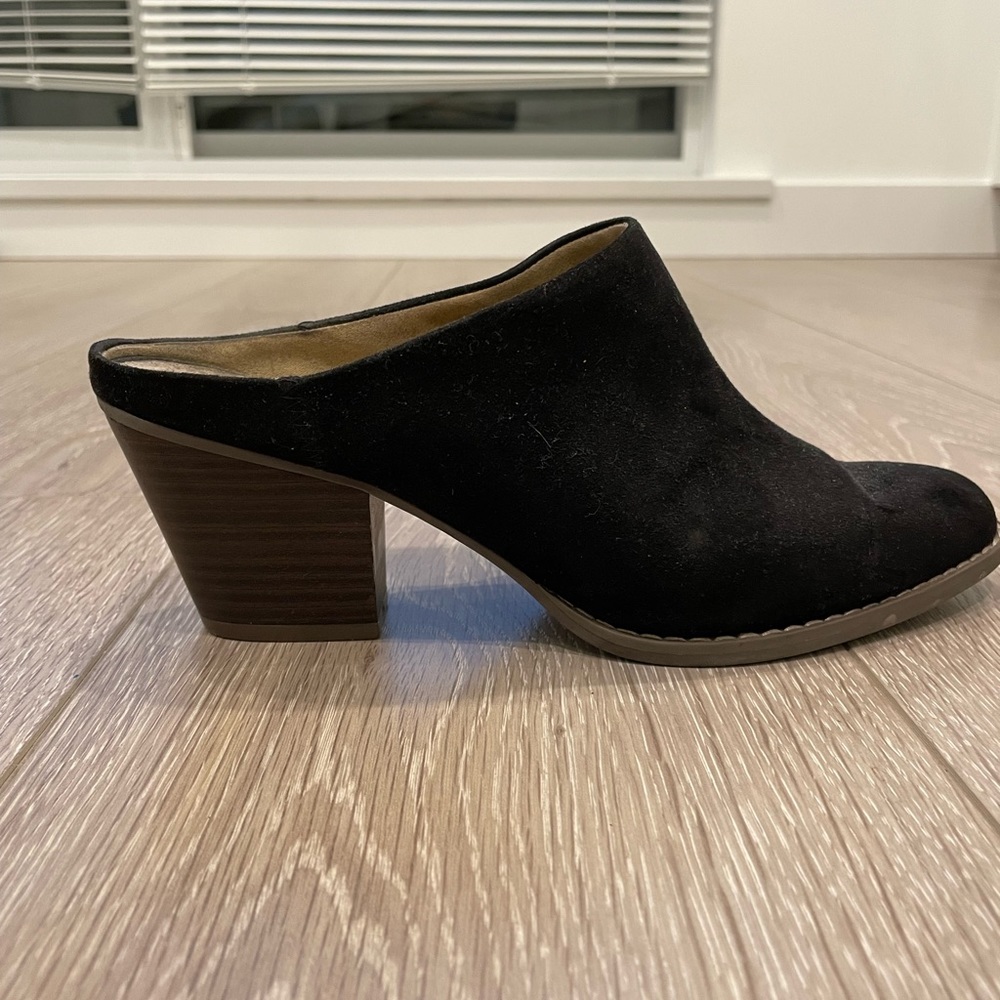 Size 8 Old Navy mules